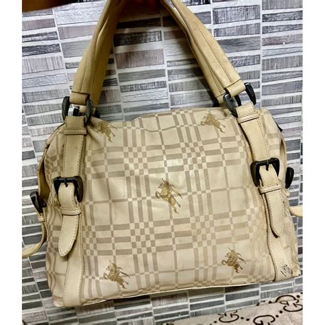 กระเป๋า burberry สะพายข้าง